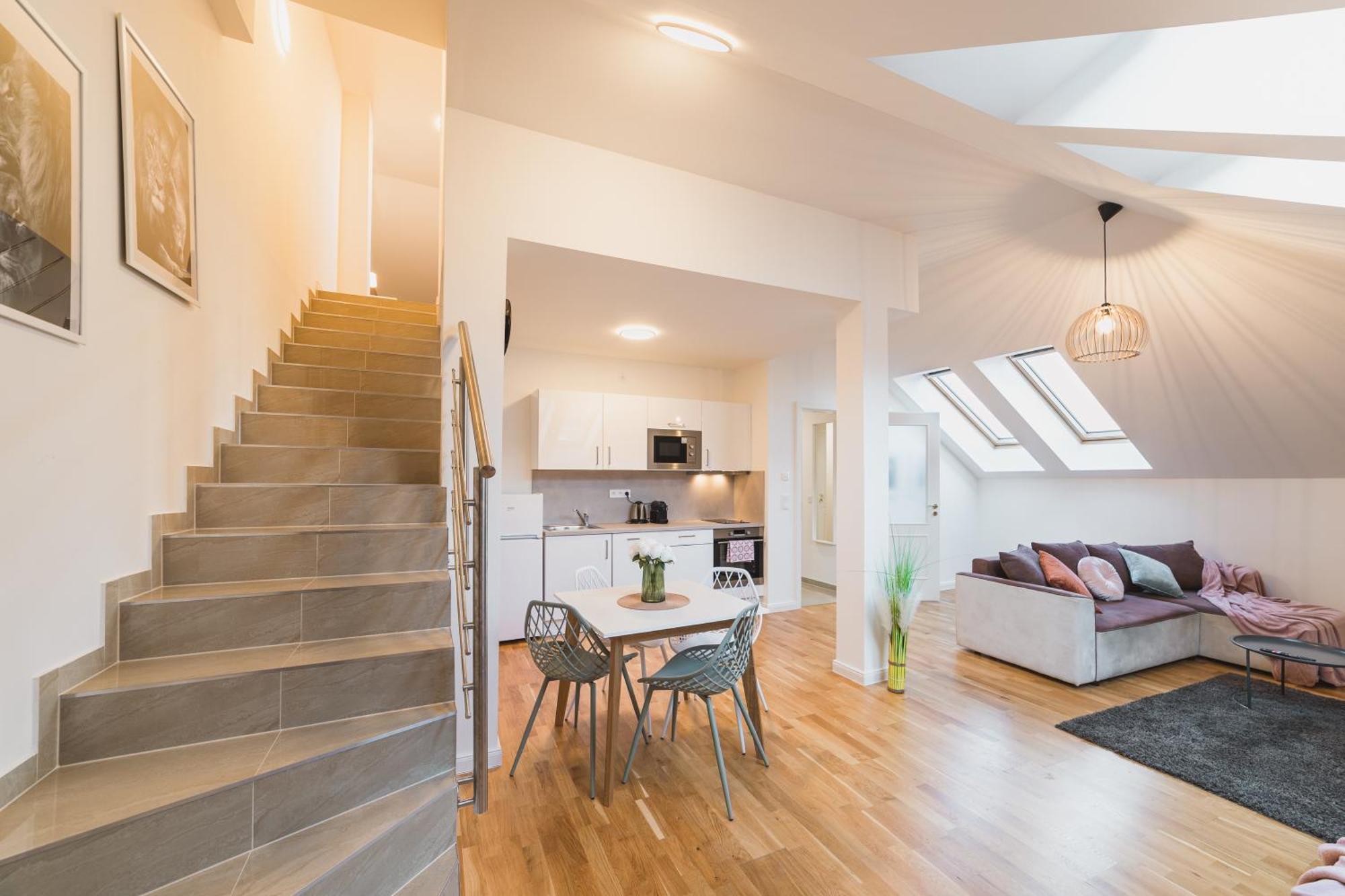 Royal Loft *