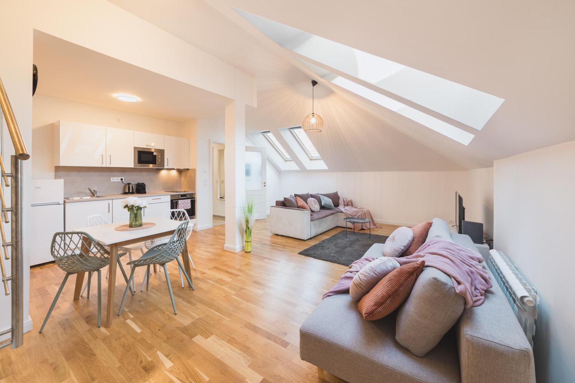 Royal Loft *